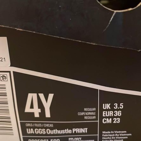 BRAND NEW girl under armour ggs outhustle print shoes size 4Y - Picture 4 of 5